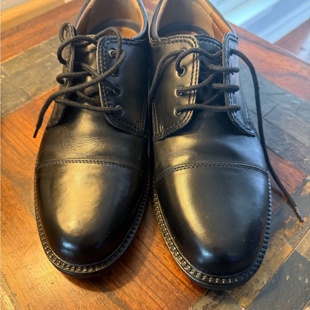 Dockers Black Leather Oxfords
